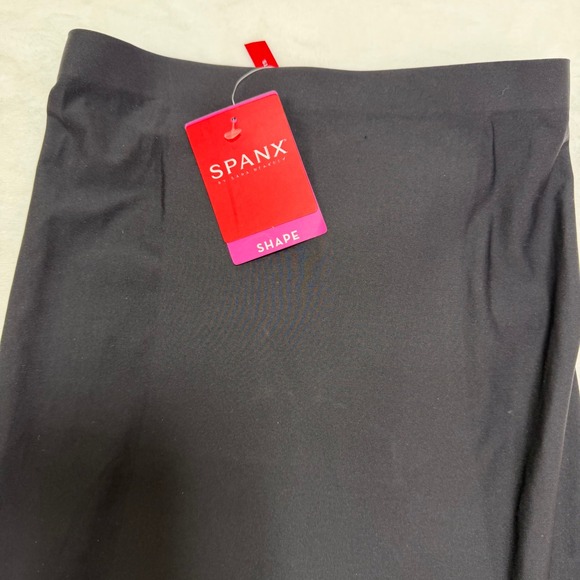 SPANX Black High-Waisted Shaping Shorts with Leg Coverage S P - Picture 4 of 5